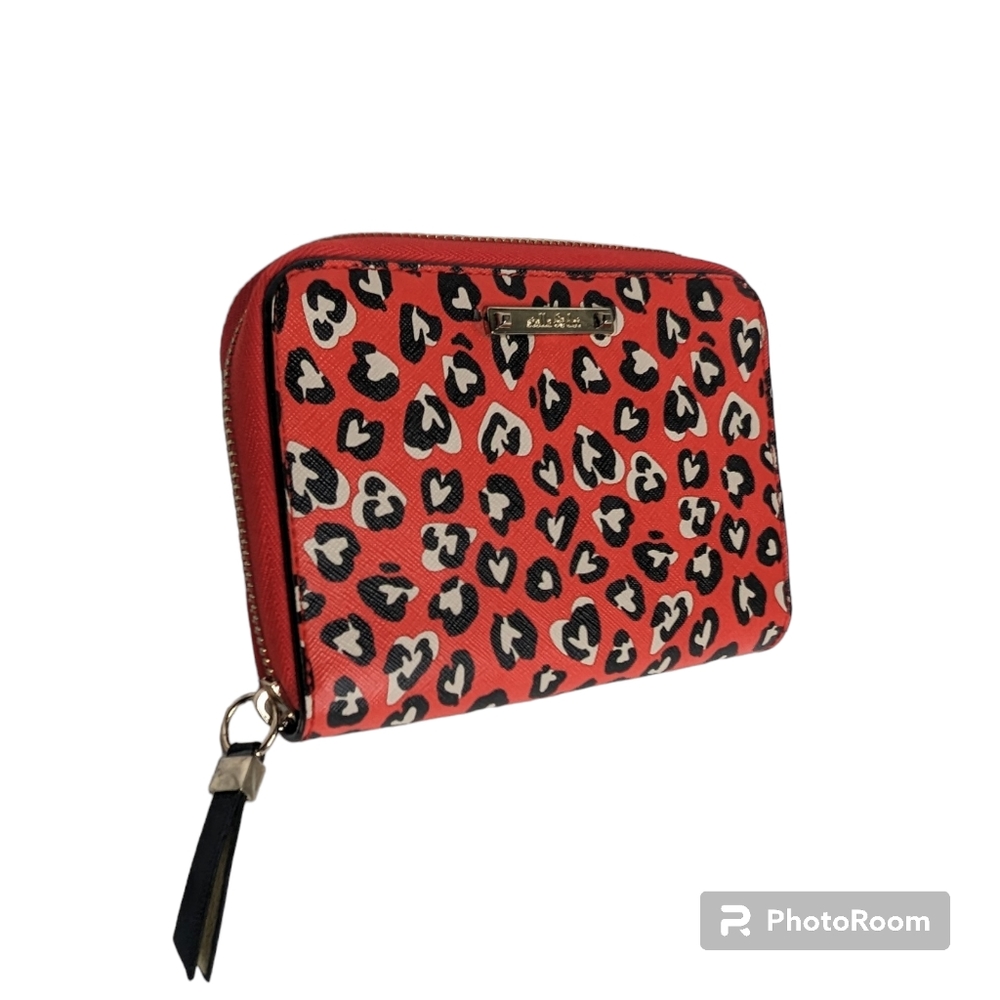 Stella & Dot Chelsea Tech Red Black White Wild Hearts Zip Wallet NWOT